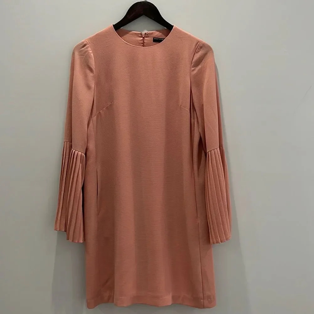Maggy London Women’s size 8 peach long sleeve knee length dress